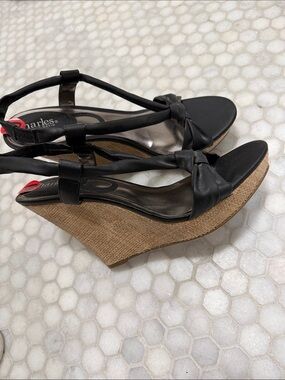 CHARLES DAVID BLACK LEATHER WEDGE SANDALS W/ KNOT STRAP- 10 WOMEN’S NEW!